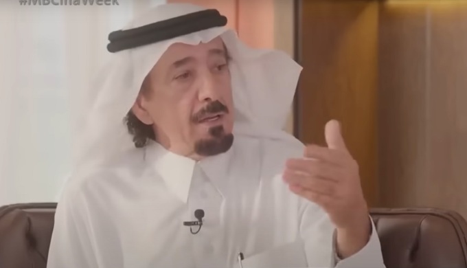 Abu Abdullah nói với giới truyền thông về cuộc hôn nhân của mình.  Clip từ video của MBCina Week