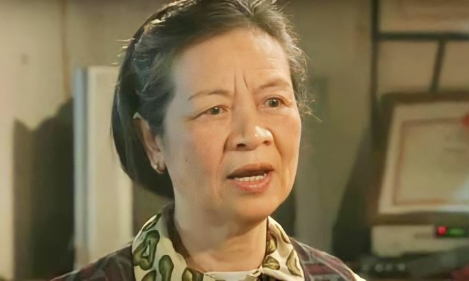 Nghệ sĩ Tuyết Liên vào vai bà Mão trong phim Bão qua làng, 2012. Ảnh: VFC