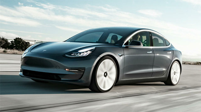Khai thác tiền bằng xe điện Tesla, kiếm gần một nghìn đô la lợi nhuận một tháng